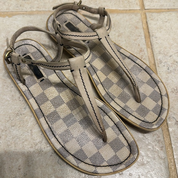 Louis Vuitton Sandals - Picture 2 of 8